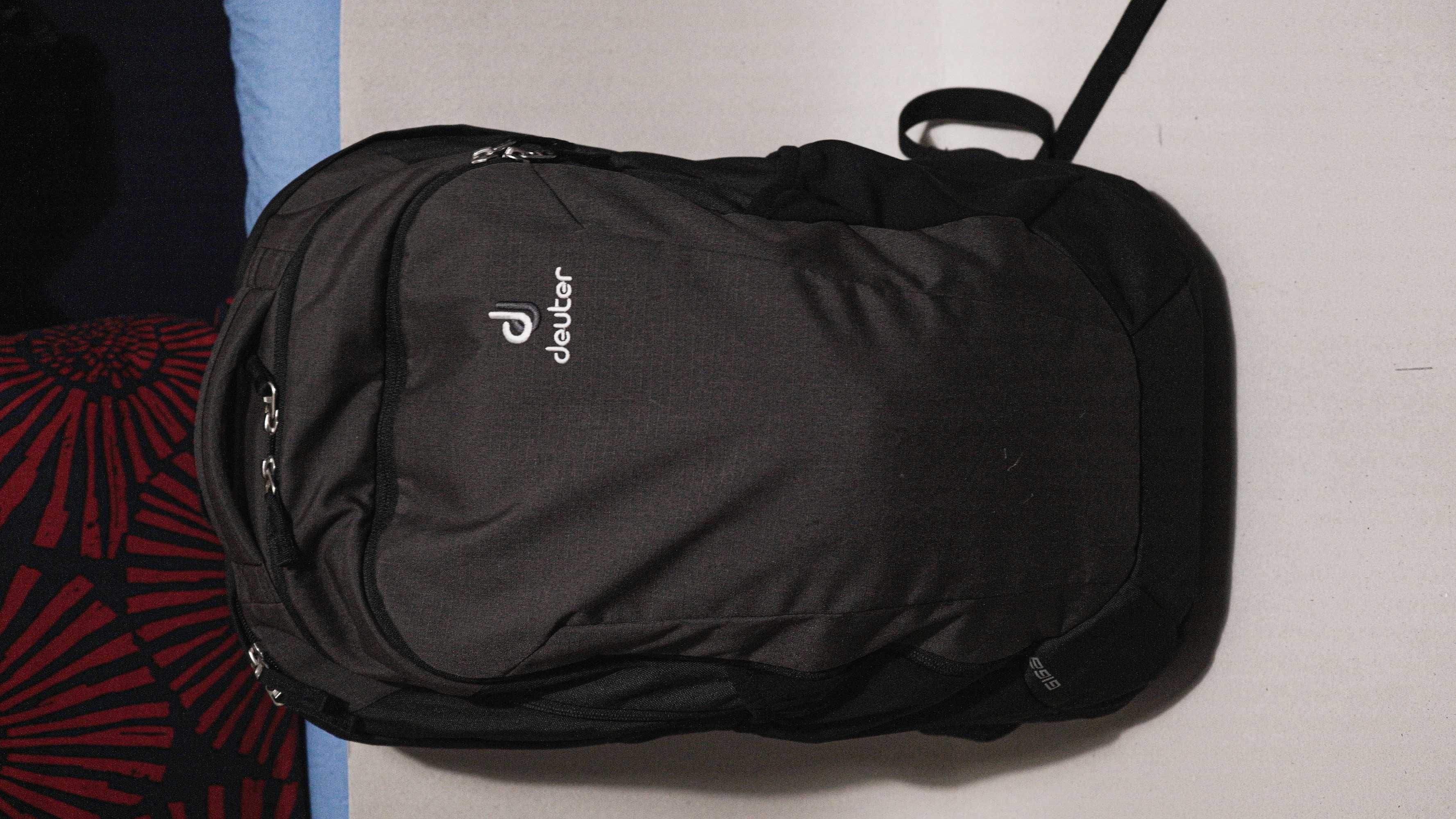 Mochila Deuter Giga 28L – Conforto e Organização para o Dia a Dia!