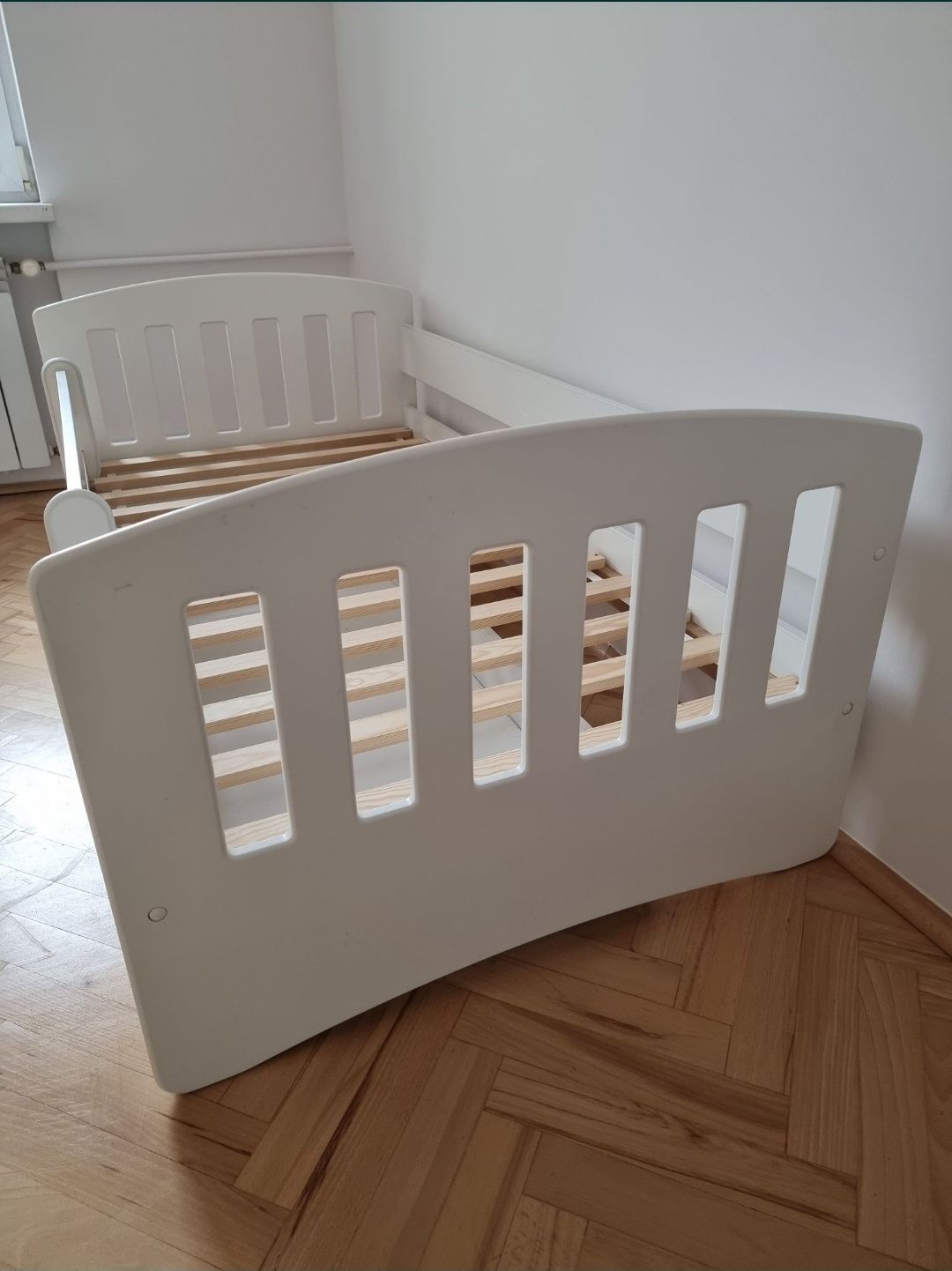 Sprzedam łóżeczka 80x160 caly zestaw 700zł