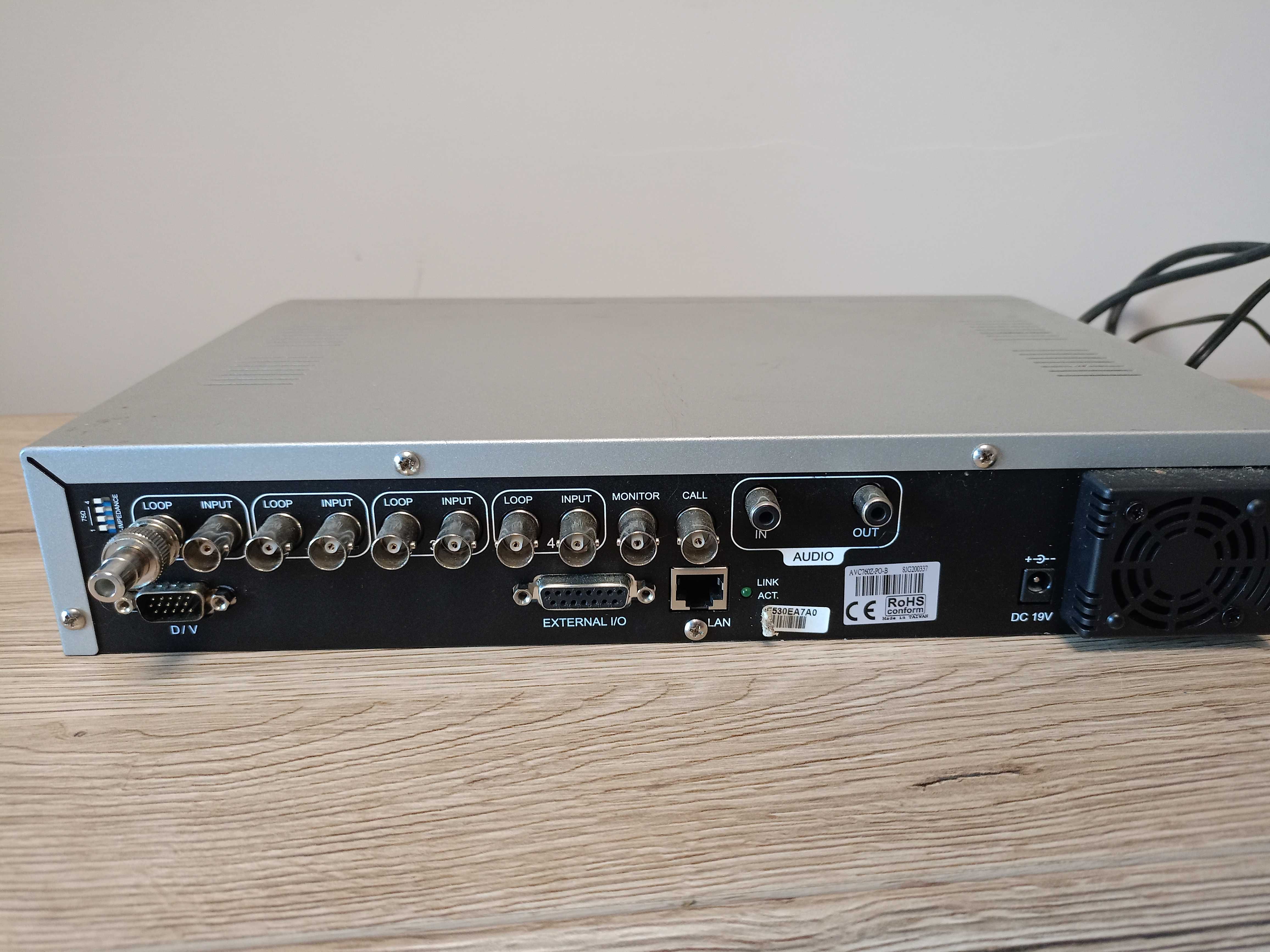 Avtech 4CH MPEG 4 DVR + Zasilacz