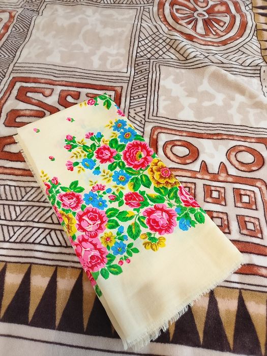 Продам платок шерстяний