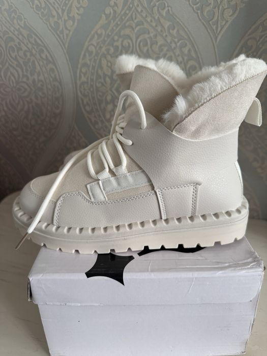 Черевики на зиму, розмір 36, нові.