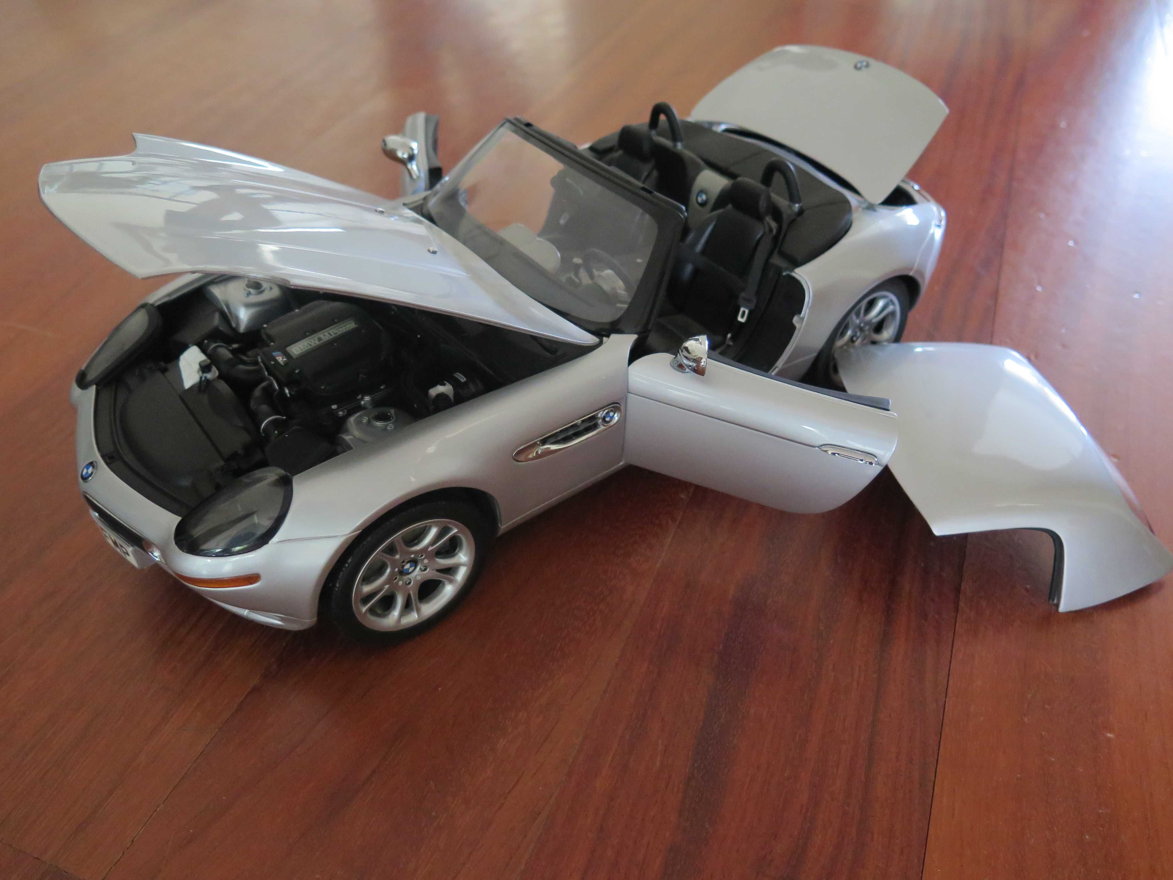 BMW Z8 - J. Bond  OO7, escala 1:12, Kyosho