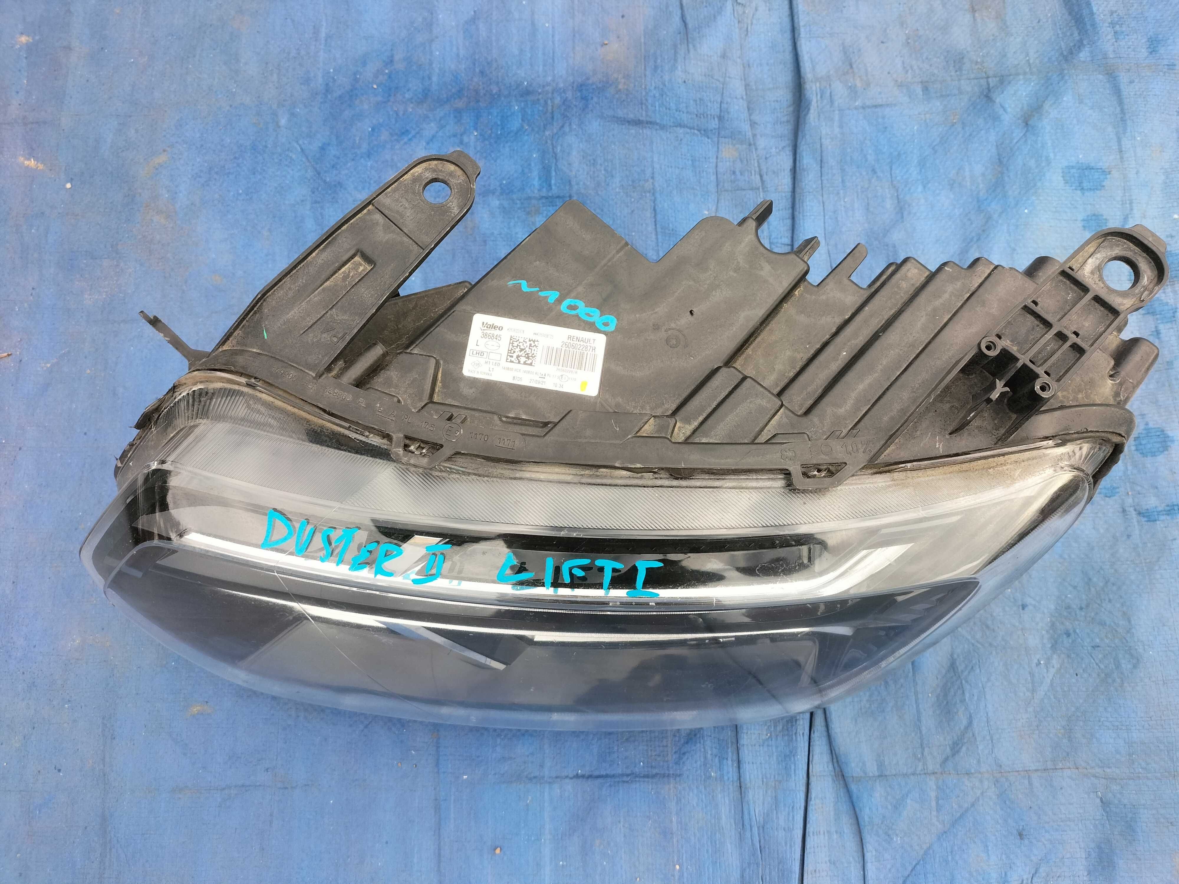 Dacia Duster 2 II lampa lewa srebrna lift 1