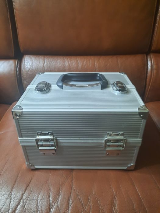 Mala maquiagem, cosmetica