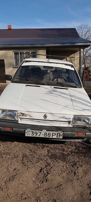 Авто рено 11,1,6 бензин