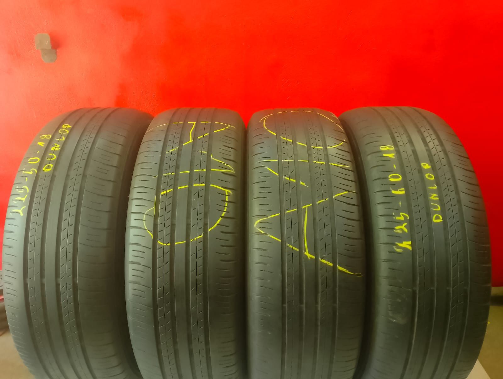 Opony 225/60/18 Dunlop