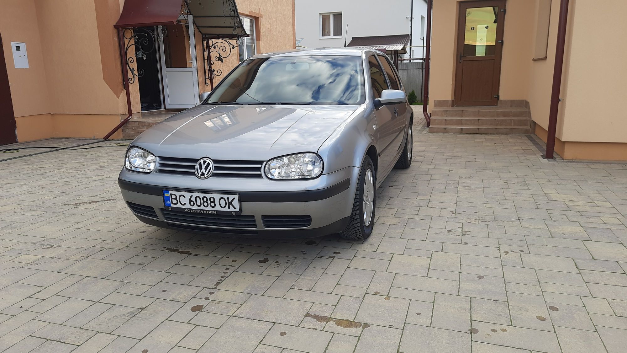 Volkswagen golf 4 1.6 бензин