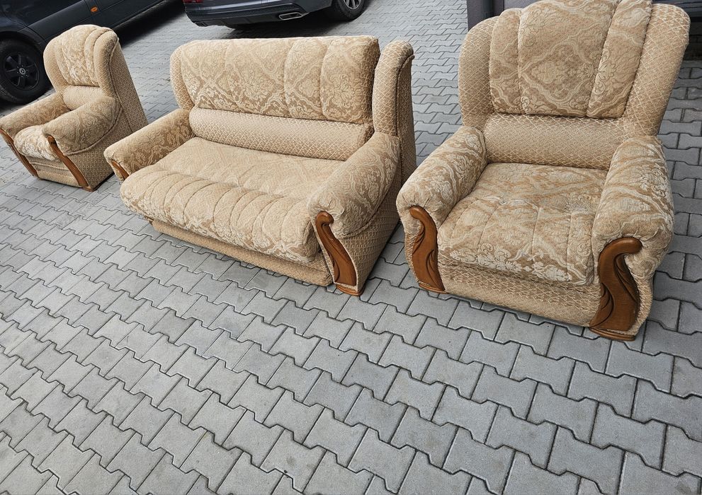 Диван розкладний і два крісла