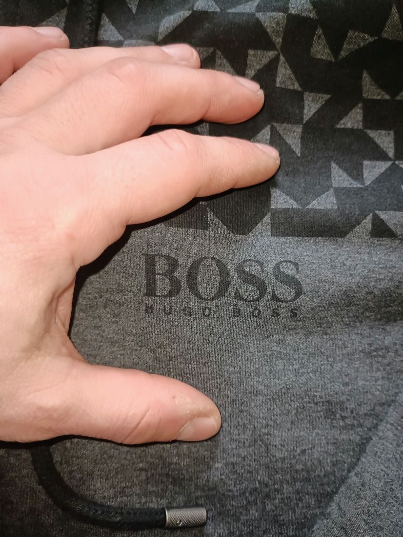 Męska świetna bluza na zamek Hugo Boss rozmiar S stan bardzo dobry!