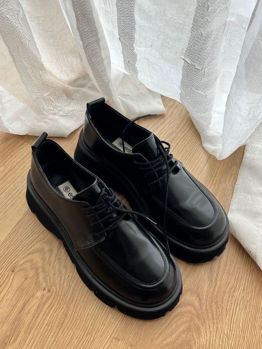 Взуття жіноче Естро  37 розмір