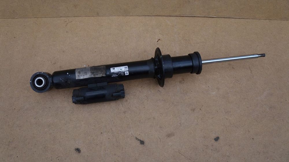 BMW 8 G16 AMORTYZATOR PRAWY TYŁ TYLNY VDC 6878128 / 108450