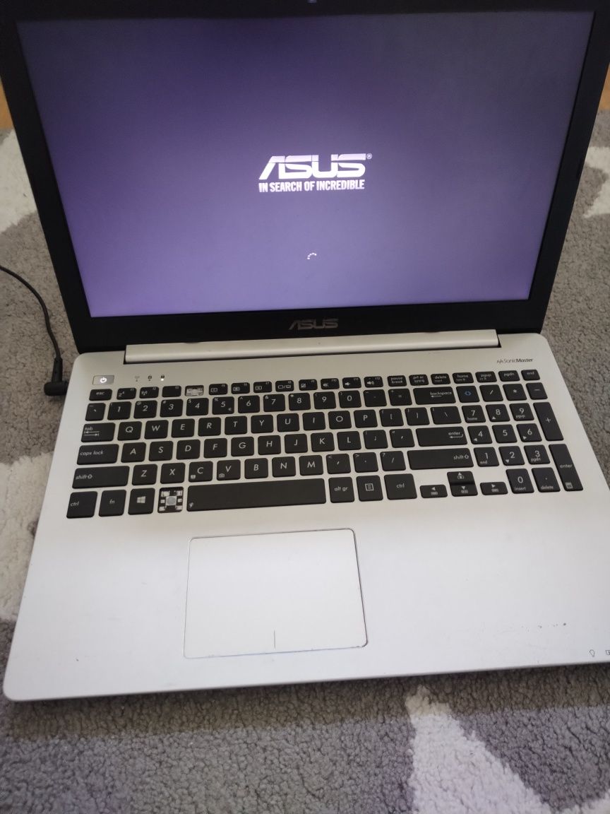 Sprzedam działającego laptopa asus