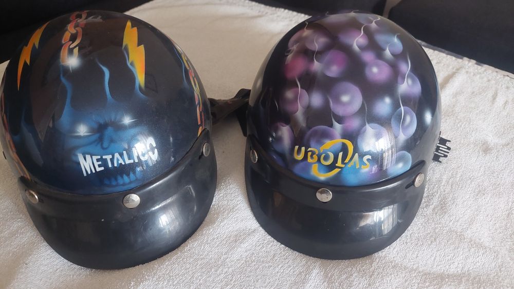 2 Capacetes de moto