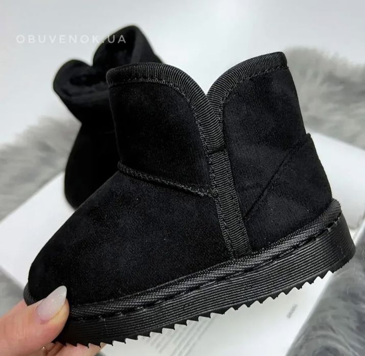 Уггі зимове взуття теплі угги чоботи Ботинки