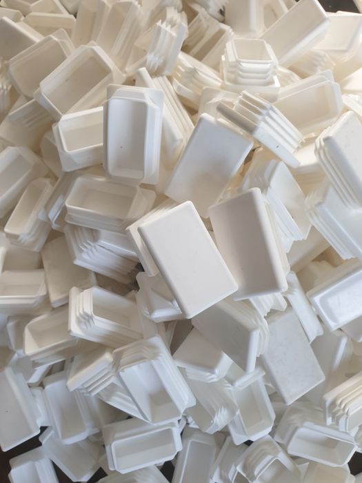 Zaślepka do profili 50x30 BIAŁE Marka Essentra 300szt