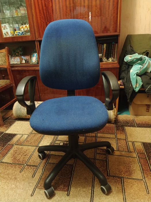 Кресло офисное .