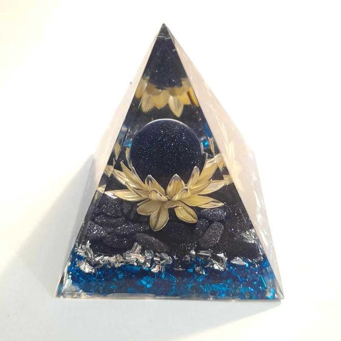 Pirâmides de Organita em pedra verdadeira.