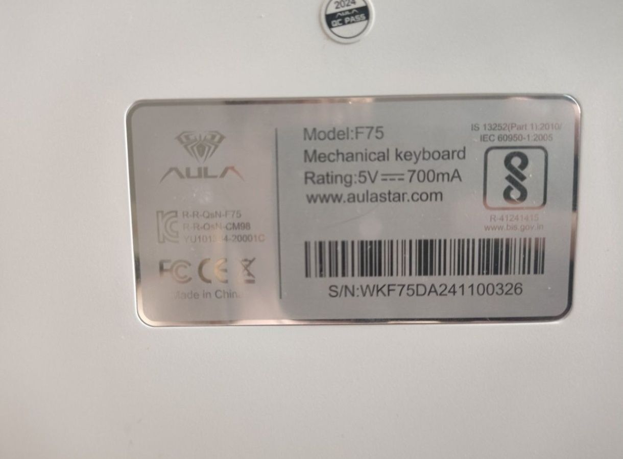 продам механическую клавиатуру AULA F75