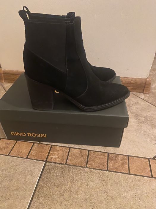 Botki zamszowe czarne rozm. 38