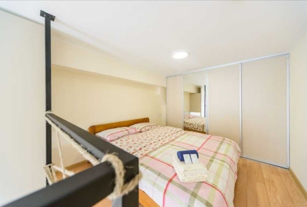 Подобово SMART House Лофт, дворівневі апартаменты метро Берестейська