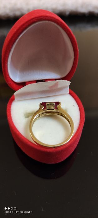 Złoty Pierścionek z Rubinem