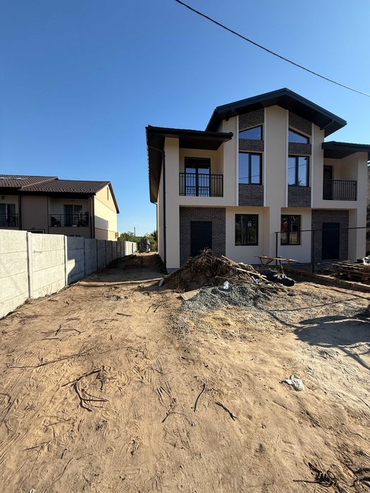 Дуплекс на 3.5сотках в Ірпені, газ, керамоблок.