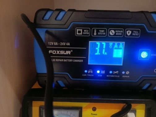 Зарядка автоматическая импульсная Foxsur 10а