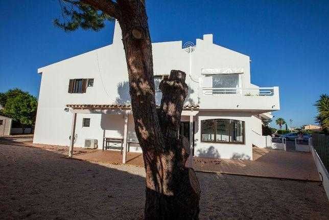 Férias Algarve V2 em pleno descanso no Carvoeiro · Ver semanas livres