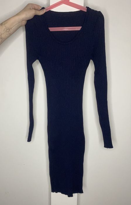 Granatowa prążkowana dzianinowa mini