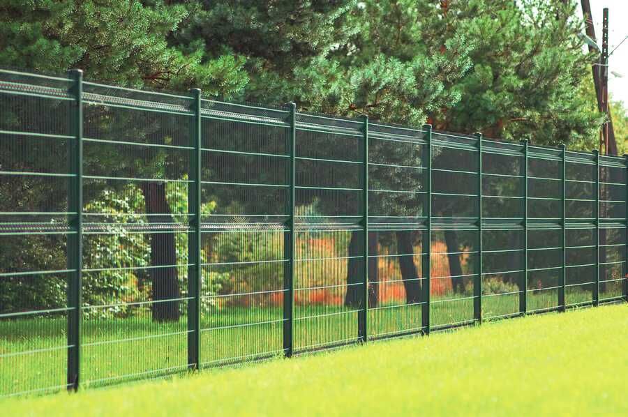 Zielone ogrodzenie z siatki panela 3d podmurówka słupek dostawa  mont.