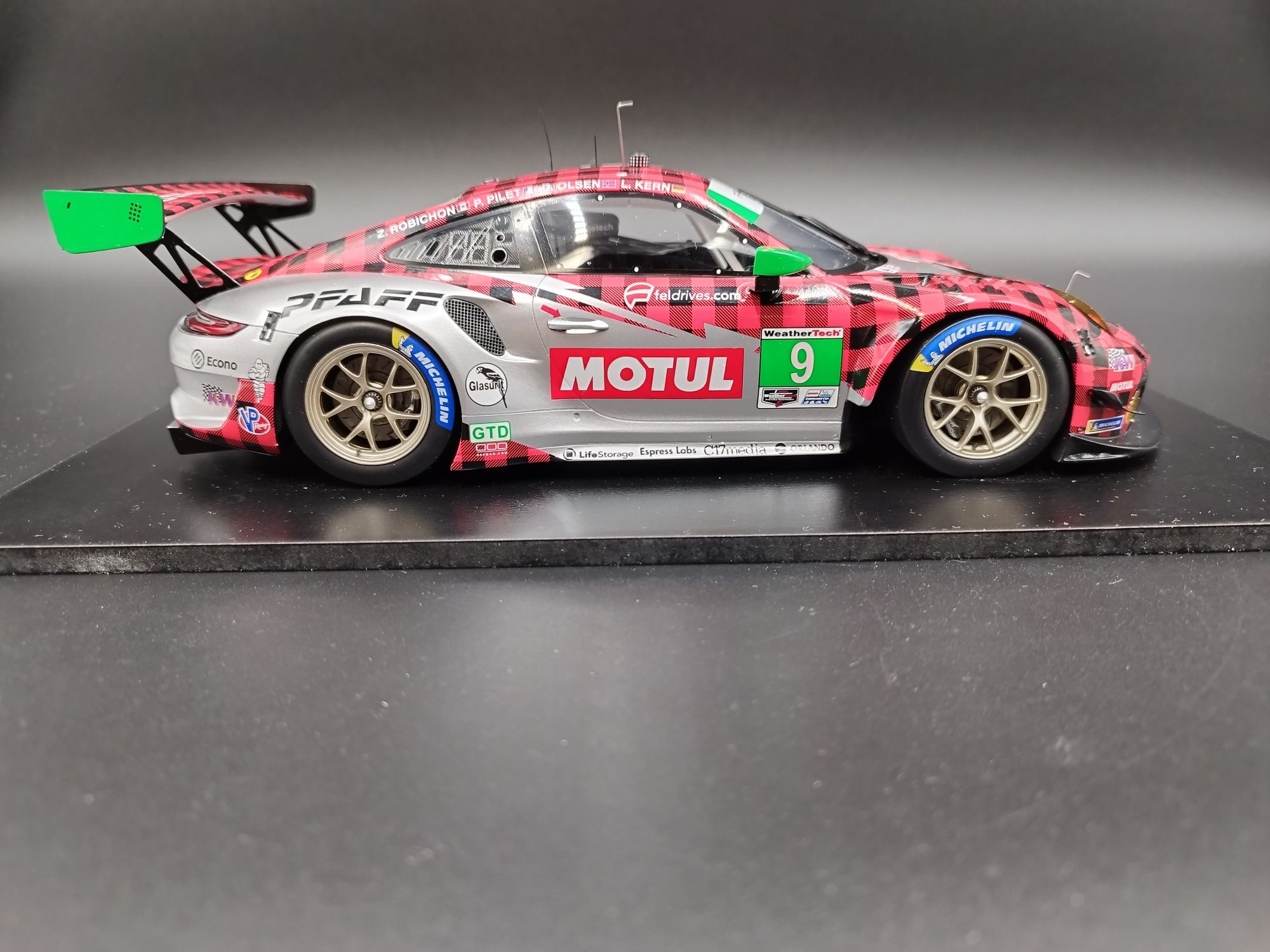 1:18 Spark Porsche 911 GT3 R 24H of Daytona 2020 model