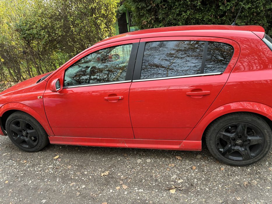 Opel astra h 2004r