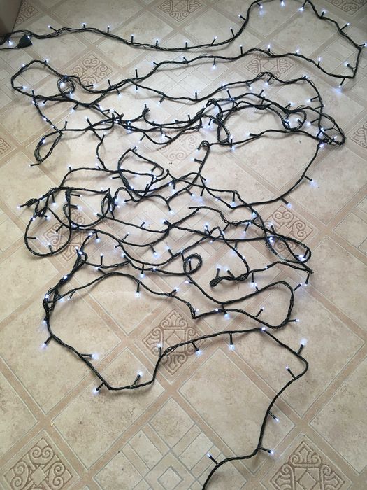 Zestaw BN Sznur światełek LED śnieżnobiały kolor światła 19 m+ szyszki