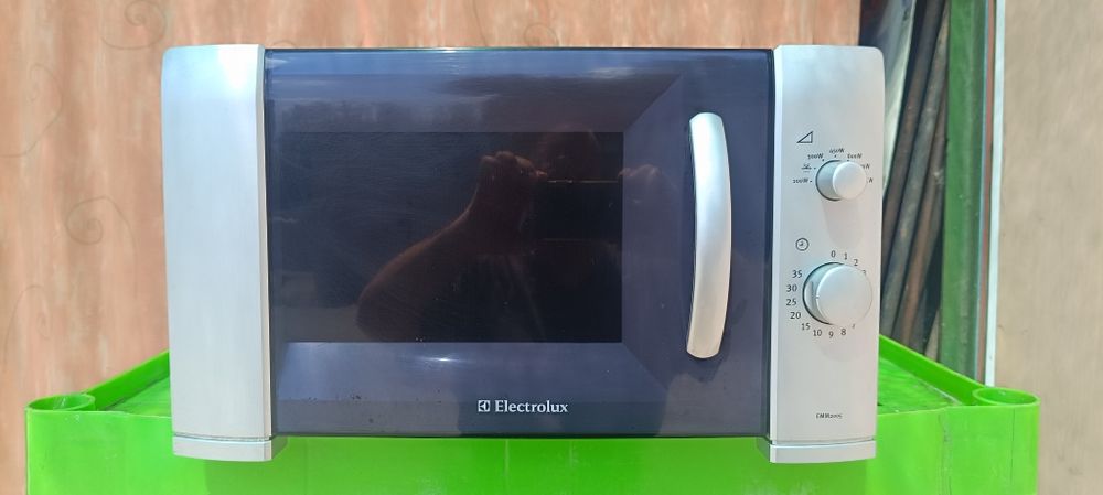 Микровалновка ELECTROLUX EMM2005