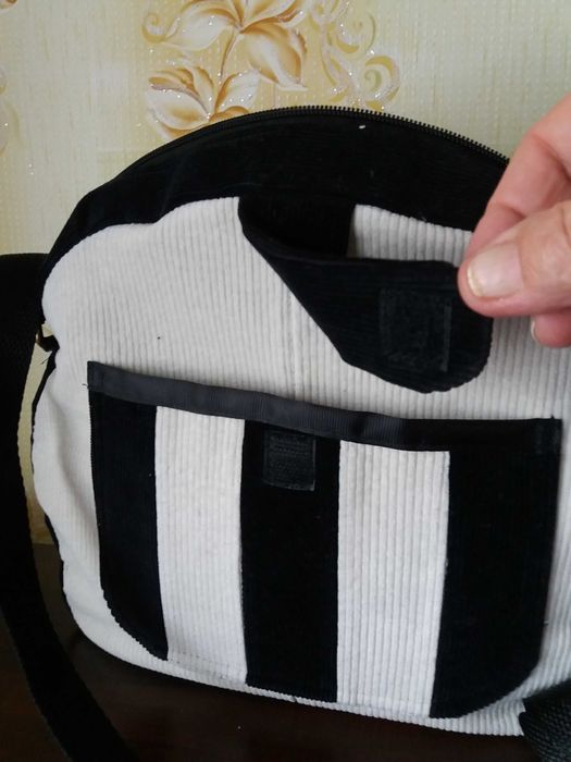 Сумка через плечо.