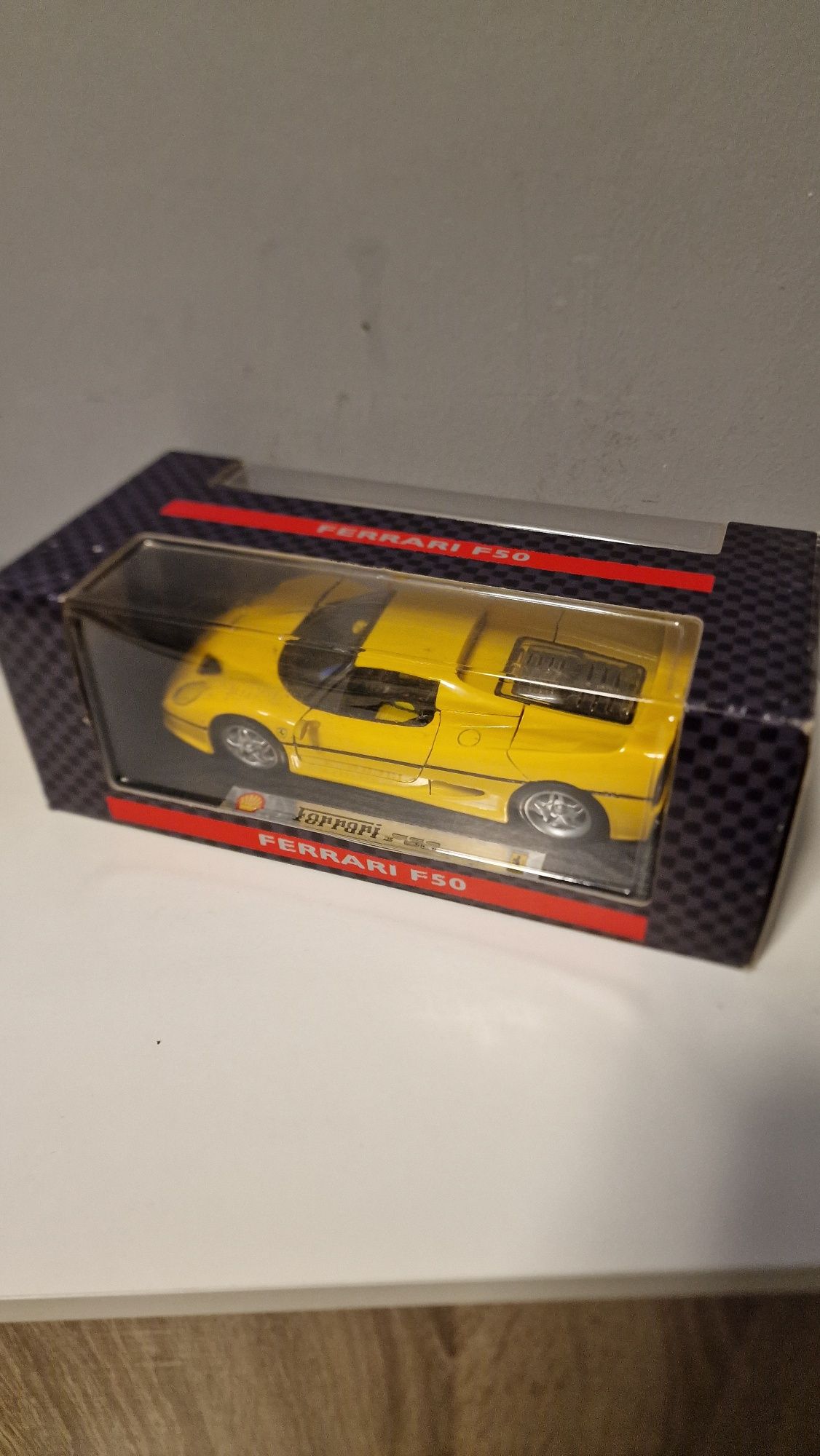 Ferrari F50 amarelo 1:18