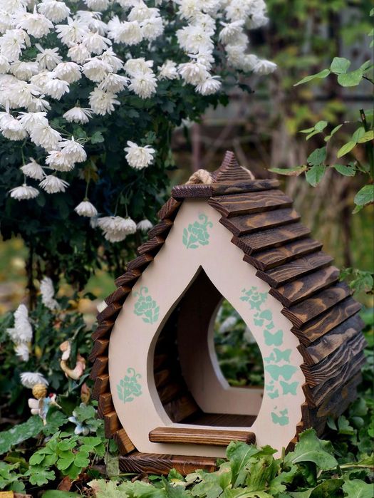 Годівничка для птахів / годівниця для птахів / декор для саду