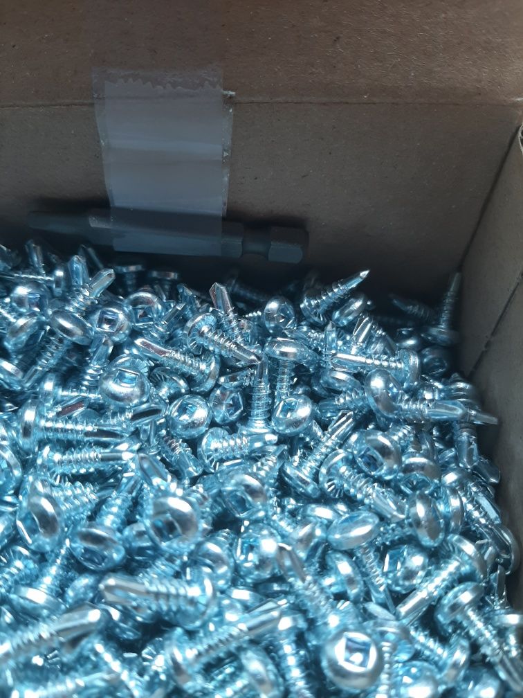 Wkręty samowiercące do blach z łbem walcowym 4.2x13mm 2000szt
