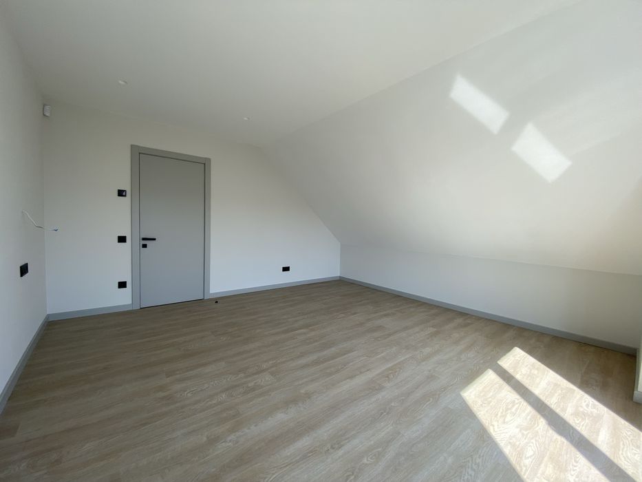 Стильний будинок з дизайнерським ремонтом 165 м2 на 5 сотках