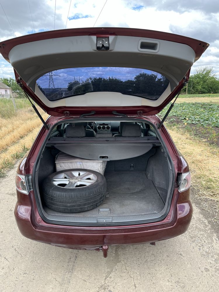 Продам свою машину Mazda 6
