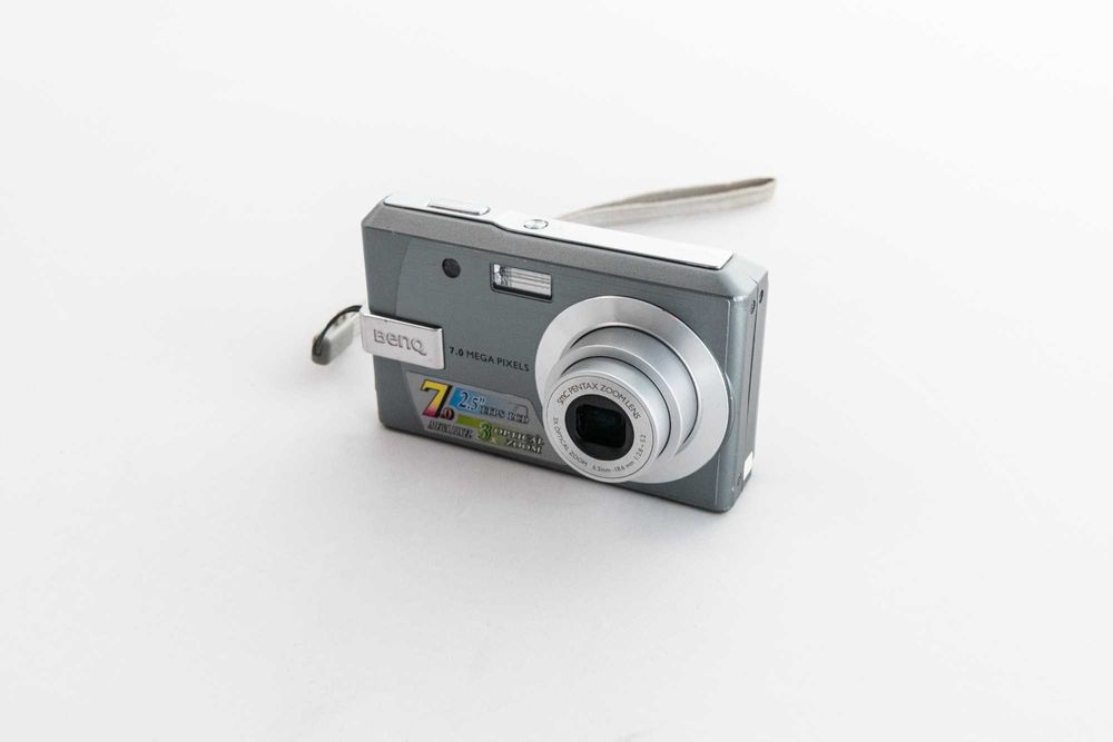 Kieszonkowy aparat cyfrowy BENQ DC E720 | nowa bateria