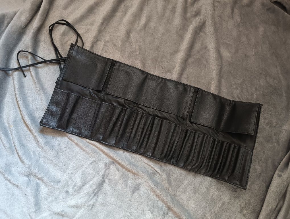 Czarne etui na pędzle!