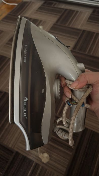 Продам утюг с паром