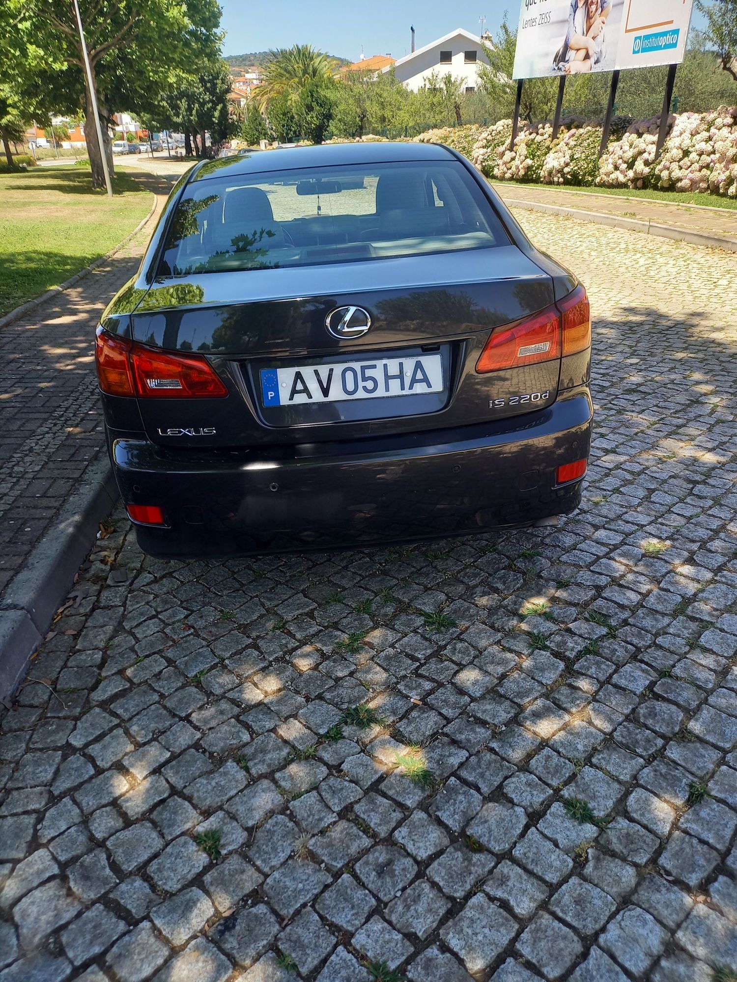 Veículo lexus 220d
