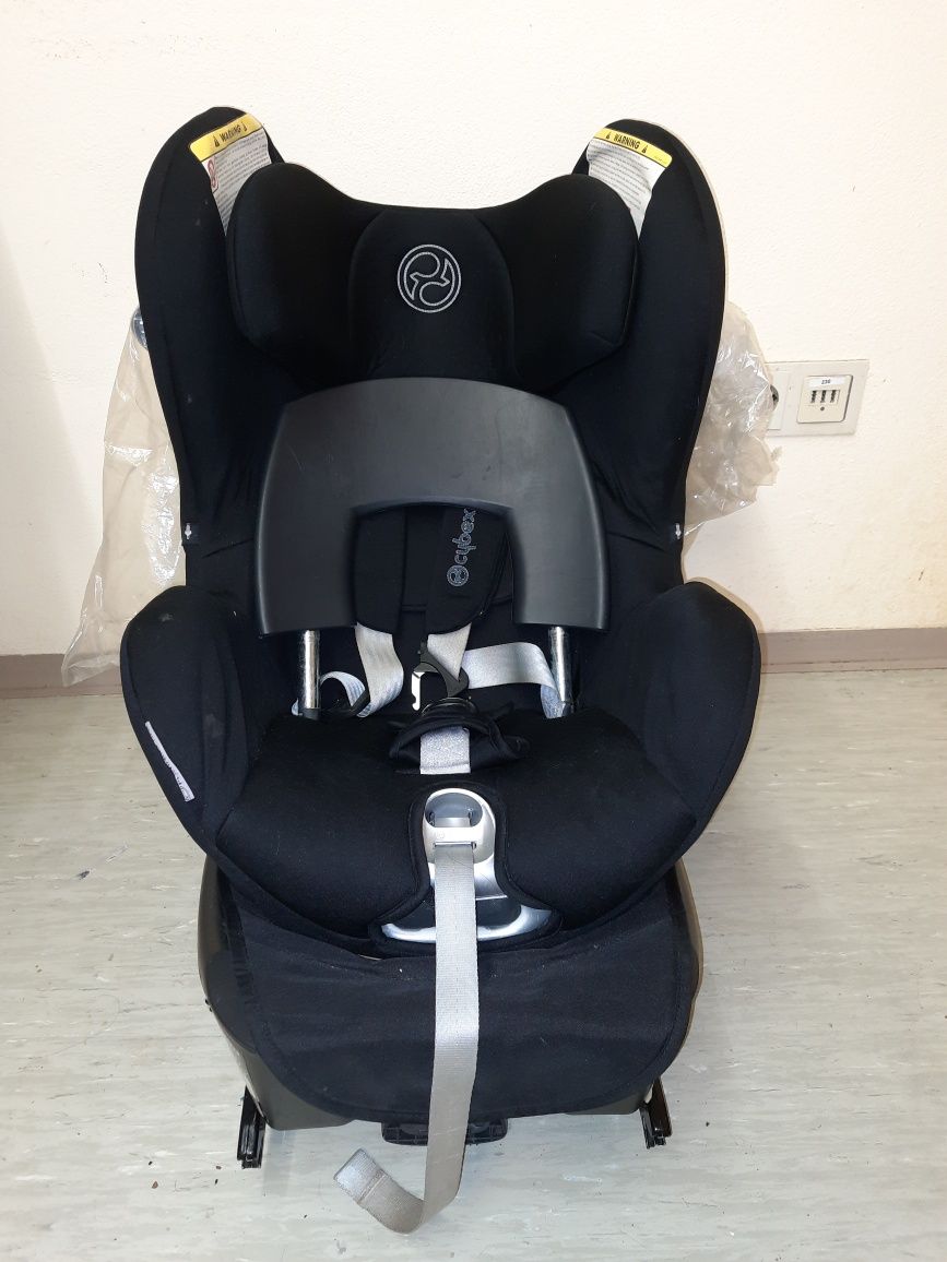 Продам автокресло детское фирменное Cybex