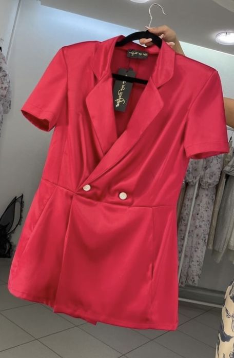 Платье атлас красное