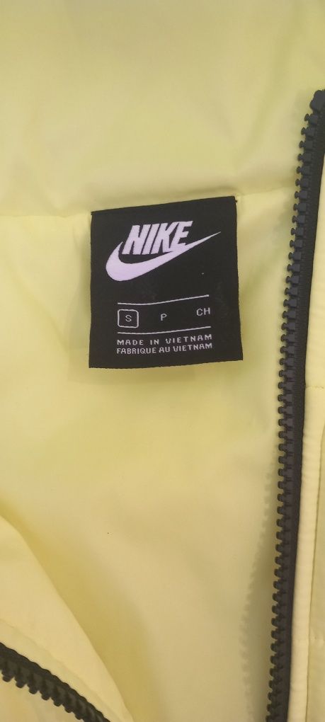Casaco de inverno NIKE florescente