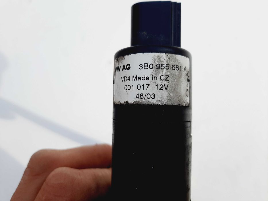 Pompka spryskiwaczy reflektorów Audi A4 B6 B7 A6 C5