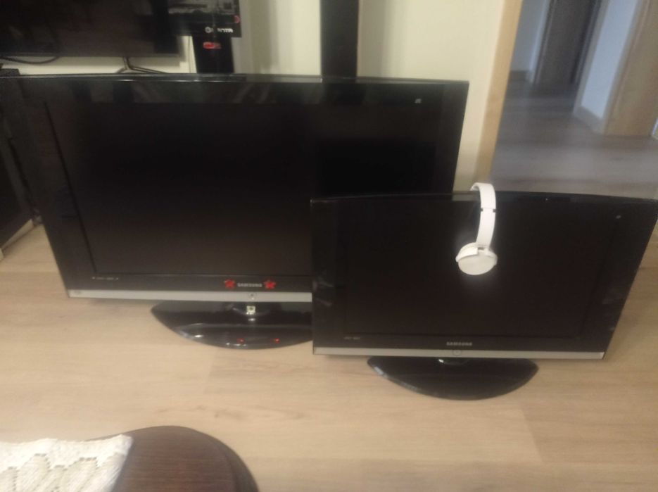 Telewizory Samsung 42 i 28 dekoder Polsatu dwie anteny satelitarne pil