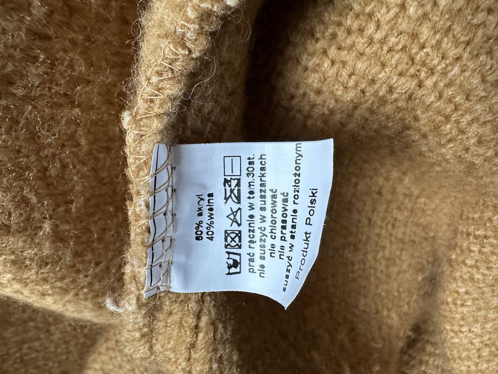 Sweter kadigram camel